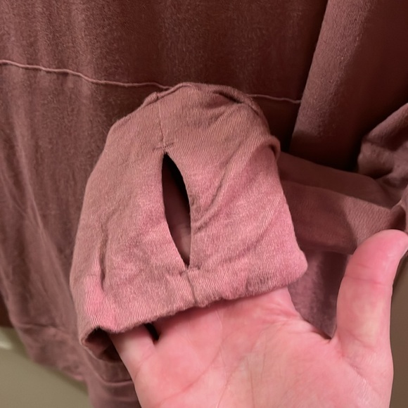 Hooded long sleeve hoodie shirt with thumb holes - Picture 5 of 7
